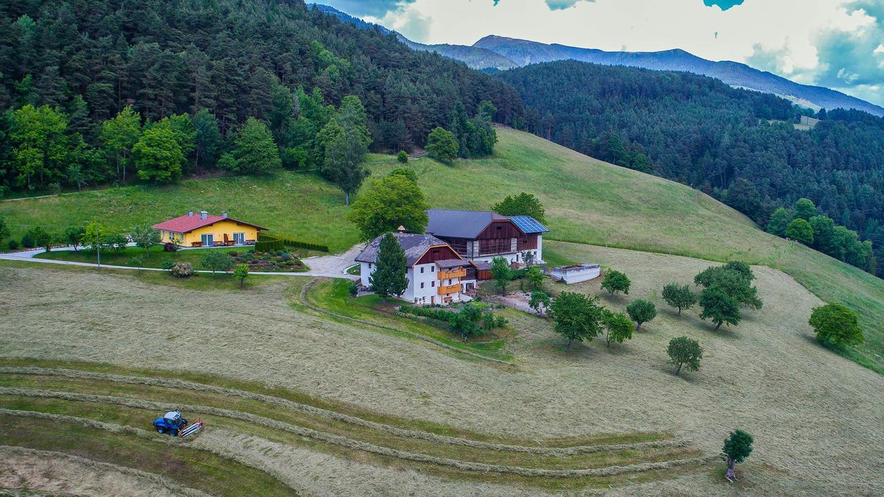 Appartament Eichnerhof Chienes Exteriör bild